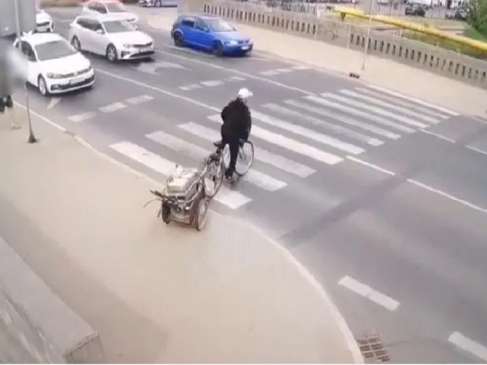 Przejście dla pieszych nie jest przejazdem dla rowerów
