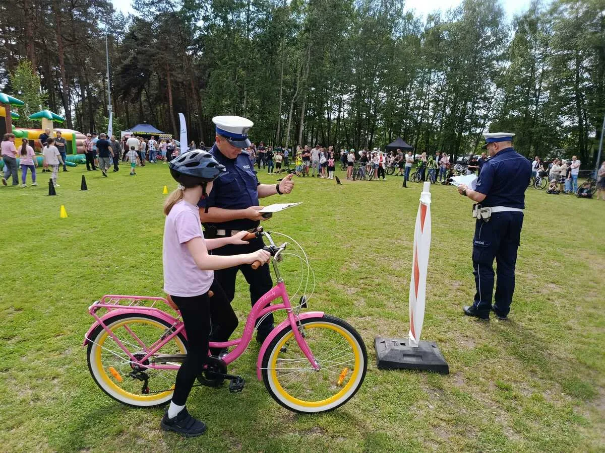 Piknik rodzinny w Myszkowie: pierwsze egzaminy na kartę rowerową