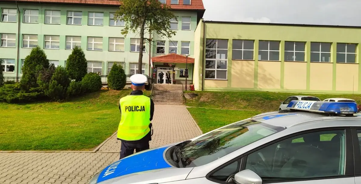 Wzmożone patrole policji w rejonach szkół