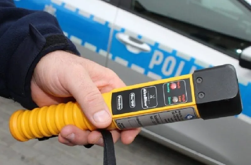 Policjant ujął nietrzeźwą kierującą po kolizji